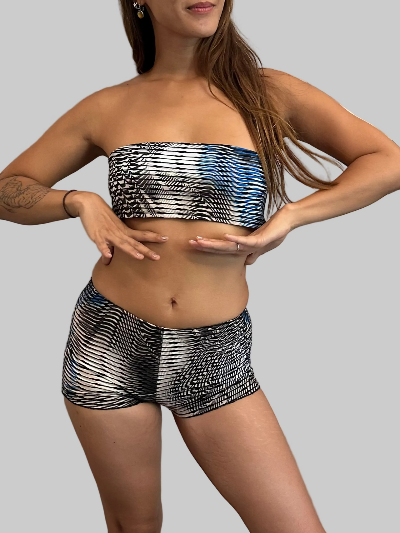 HOT PANTS
